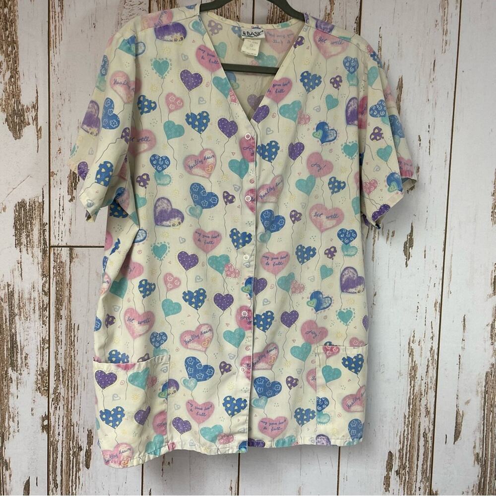 Vintage Simply Basic, Hearts, Snap Up Scrub Top. Size XL. Good used condition!
